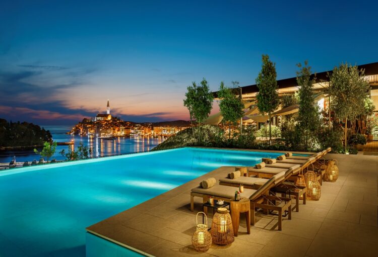 An evening picture of the pool at Grand Park Hotel Rovinj.