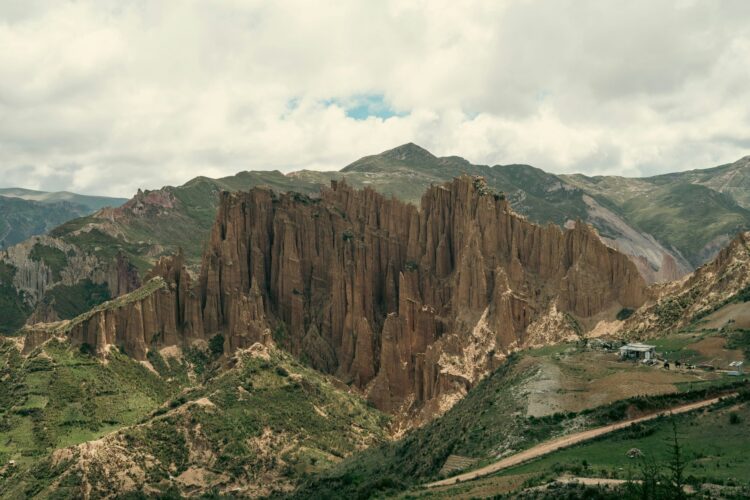 Back-side-of-the-valley-of-the-lost-souls